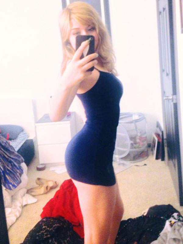 jennette-mccurdy-curves-in-a-tight-dress.jpg