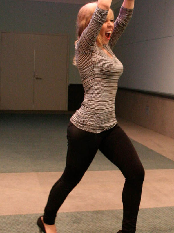 jennette-mccurdy-in-tight-clothes-on-twitter-02.jpg